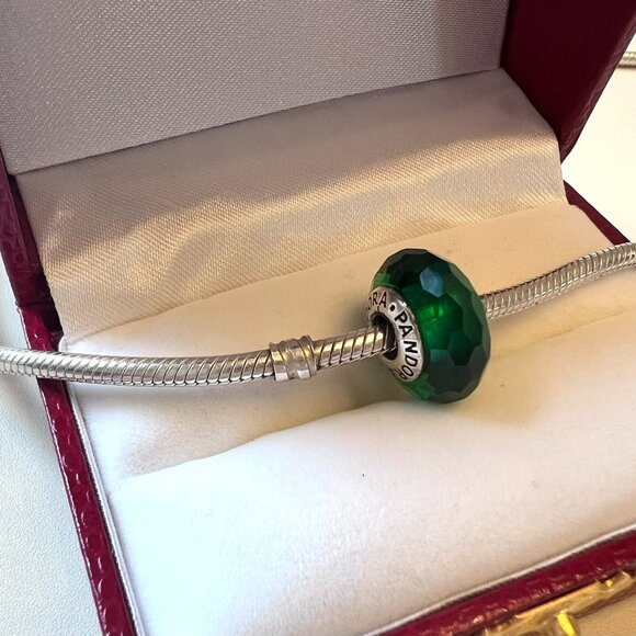 Pandora Emerald Green Faceted Murano Charm w/ .925 Sterling - Picture 1 of 5